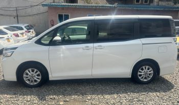 TOYOTA VOXY full
