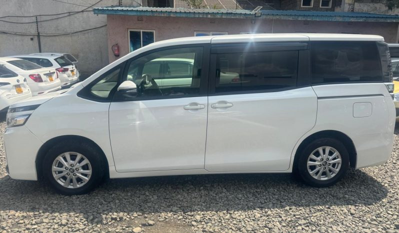 TOYOTA VOXY full
