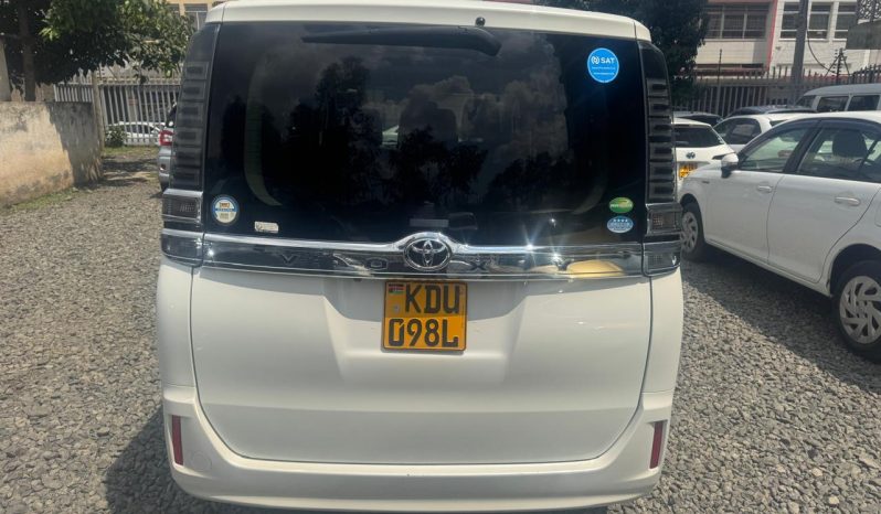 TOYOTA VOXY full