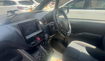 TOYOTA VOXY full