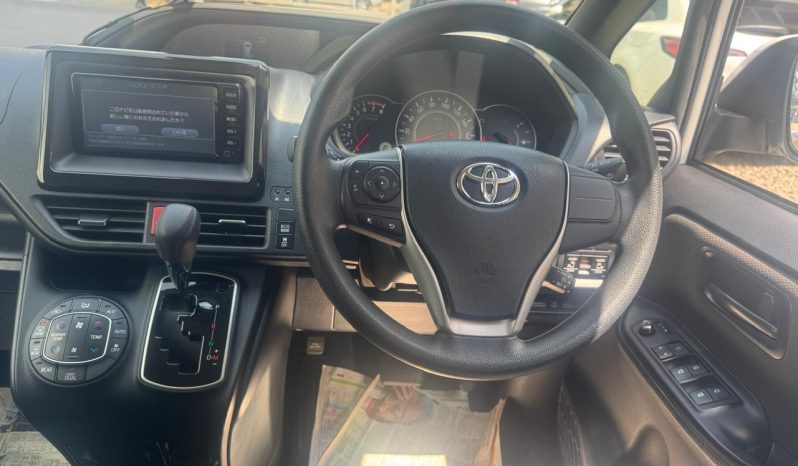 TOYOTA VOXY full