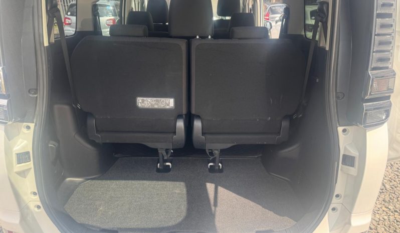 TOYOTA VOXY full