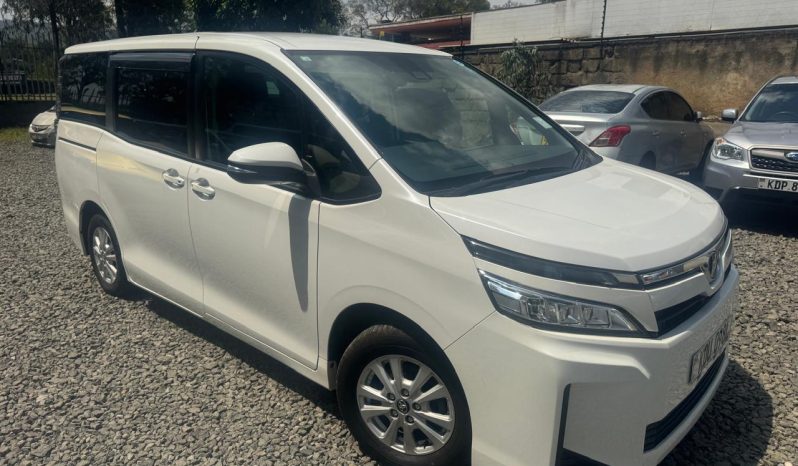TOYOTA VOXY full